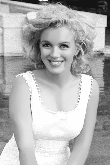 Marilyn Monroe huncut mosolyával nem véletlen lett évtizedekre az egyik legvonzóbb nő a világon. (Kép: Pinterest.com)