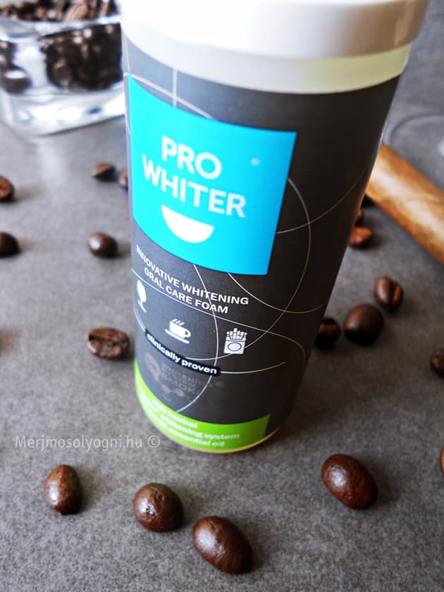 A Pro-Whiter szájhab összetevői megbontják a kávé, tea, dohányzás okozta pigmentált plakkot.