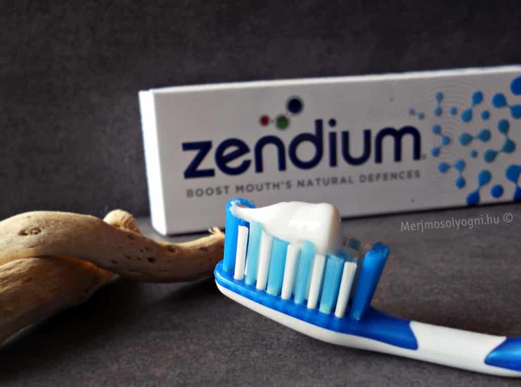 A Zendium Complete Protection fogkrém állaga sima, íze kellemes, enyhe.